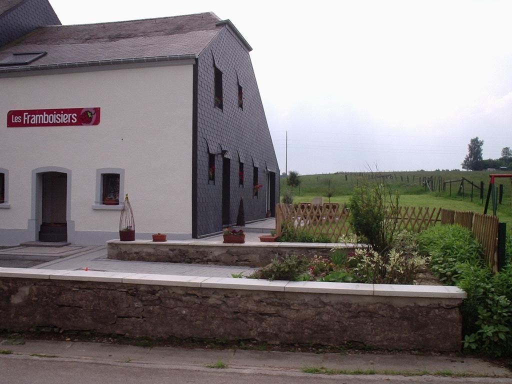 Gites "Les Framboisiers" Neufchâteau Exterior foto